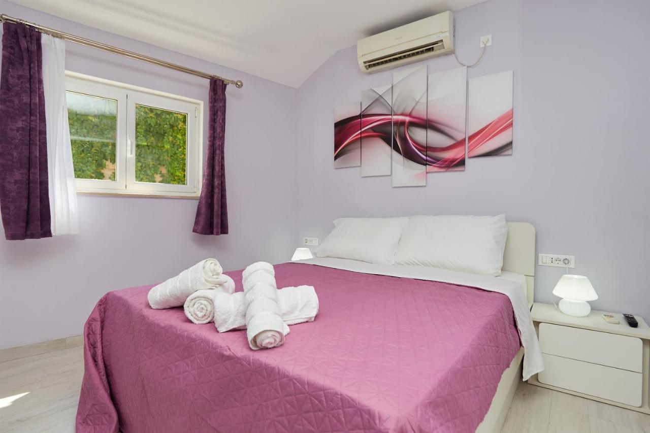 Apartment Kolorina *